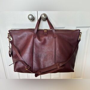Madewell Weekender Leather Travel Bag in Burgundy